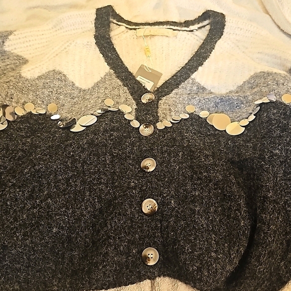 NWT L/C Lizette Collection Fuzzy Cardigan w V-Neck & Silver Discs. XL. GRAY - Picture 7 of 10